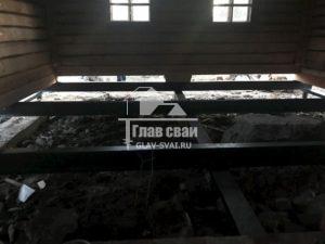 Подъем дома на домкратах